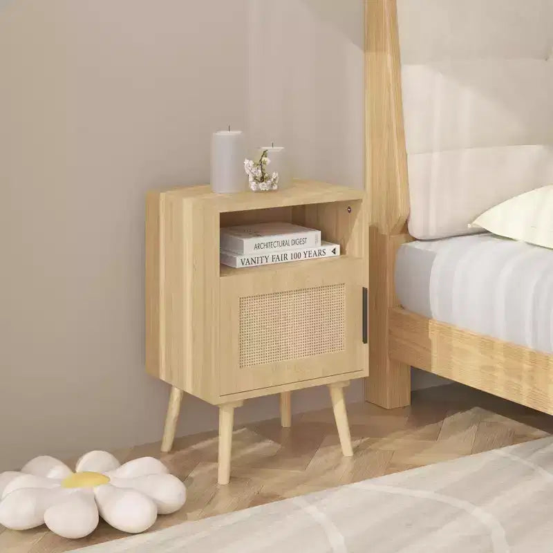 Comodino in Rattan con Ripiano Aperto, Estetica Moderna e Naturale