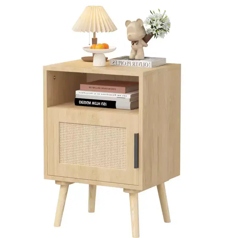 Comodino in Rattan con Ripiano Aperto, Estetica Moderna e Naturale