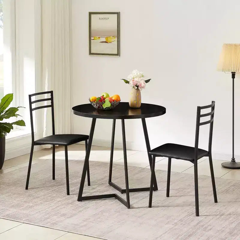 Sedia da pranzo imbottita con schienale alto a listelli in metallo, moderno nero