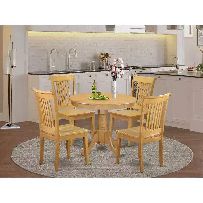 Tavolo da pranzo con piano in legno massello finitura rovere naturale, 5 pezzi con 4 sedie