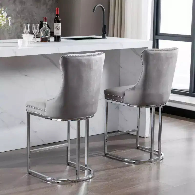 Sgabello da bancone in velluto da 26" con schienale trapuntato e base in metallo cromato