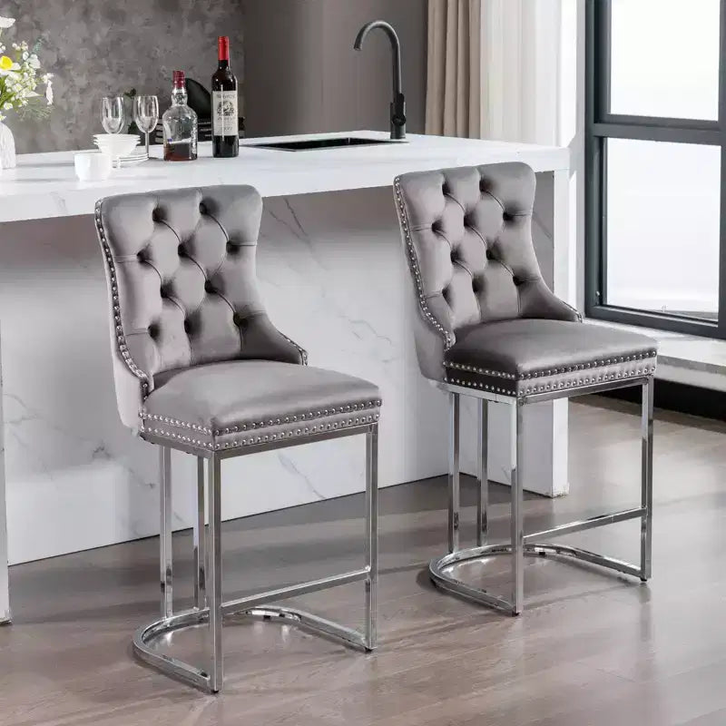 Sgabello da bancone in velluto da 26" con schienale trapuntato e base in metallo cromato