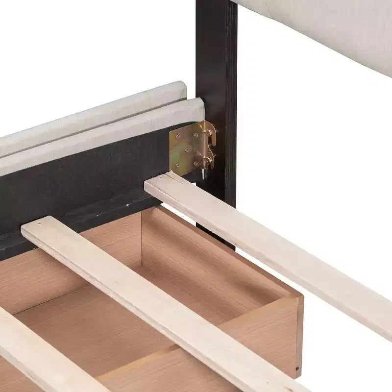 Letto matrimoniale con testiera capitonné e 4 cassetti contenitore